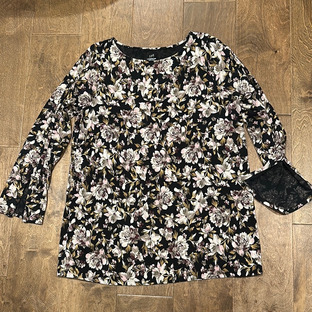 J. Jill Floral Black and White Women's Top with decorative wrist slits
